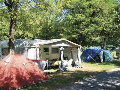 bloemblad Azië Pardon Camping Ardeche emplacement et mobil-home de campings en Ardèche