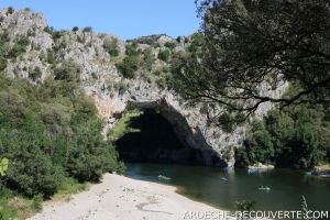 Le Pont d'Arc en Ardèche face Sud
